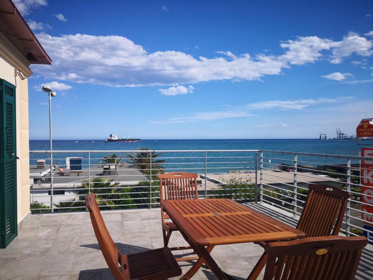 Appartamento Deluxe Con Terrazza Sul Mare Savona Exterior photo