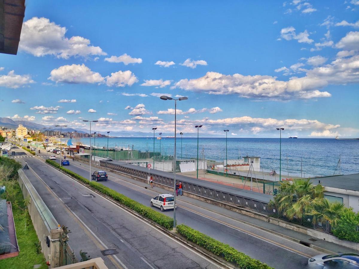 Appartamento Deluxe Con Terrazza Sul Mare Savona Exterior photo